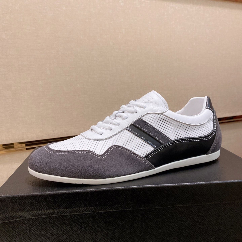Pra*a casual shoes
